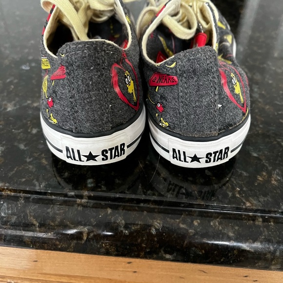 Converse All Star Sneakers   Words and Illustrations by Dr Seuss. WO 7 MEN 5 - Picture 4 of 6